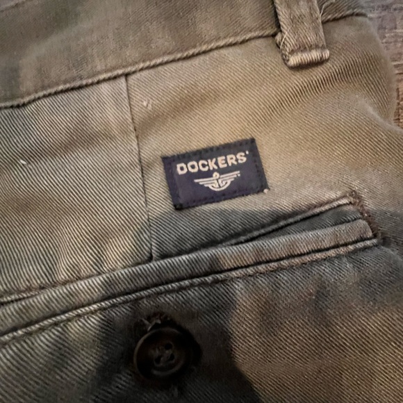 Dockers - Picture 3 of 4